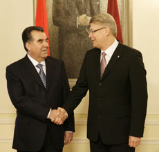 04.JPG (11258 bytes)