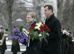 IGAUNIS1.JPG (18480 bytes)