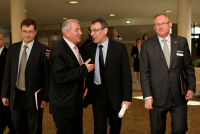 KONFERENCE.JPG (23983 bytes)