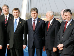 NATO.JPG (19313 bytes)