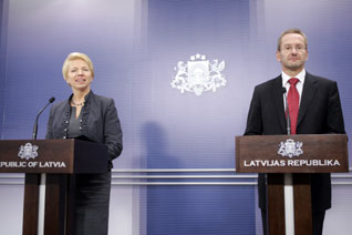 PRESE1.JPG (13700 bytes)