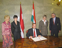 UNGARIJA.JPG (16398 bytes)