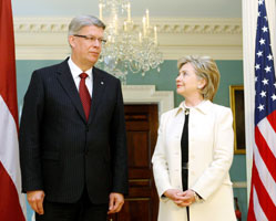 01.JPG (15491 bytes)