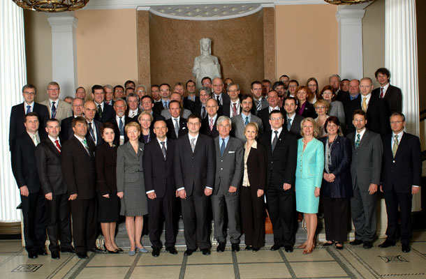 INVESTORI.JPG (66714 bytes)