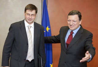 01.JPG (15421 bytes)