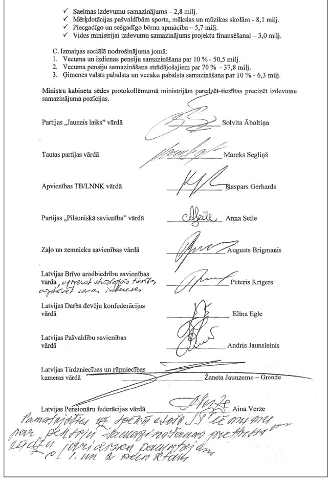 02.JPG (111293 bytes)