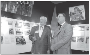 01.JPG (17185 bytes)