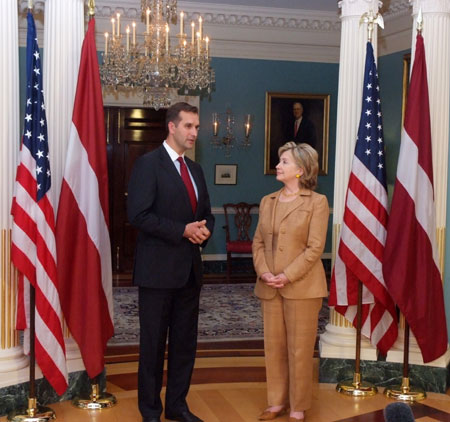 ASV1.JPG (53251 bytes)