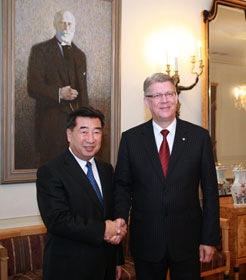 KINA3.JPG (16657 bytes)