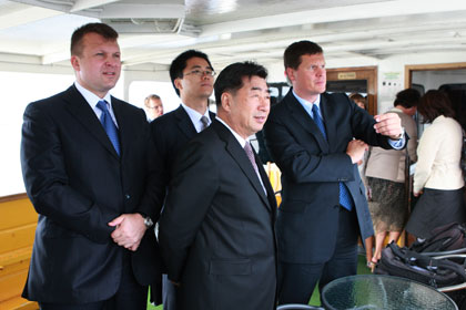 KINA4.JPG (29861 bytes)