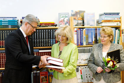 SKOLA1.JPG (41591 bytes)