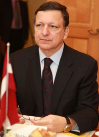 02.JPG (12696 bytes)