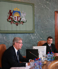 01.JPG (13482 bytes)