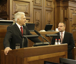 01.JPG (17006 bytes)