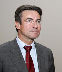 03.JPG (11255 bytes)