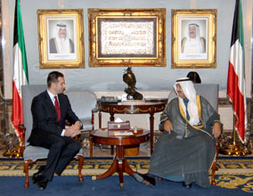 03.JPG (25315 bytes)