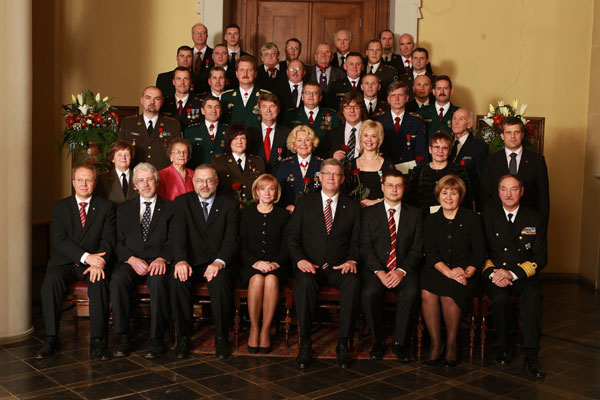 APBALVOJUMI.JPG (62364 bytes)