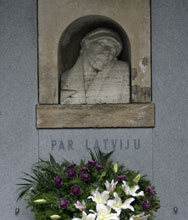 03.JPG (11476 bytes)