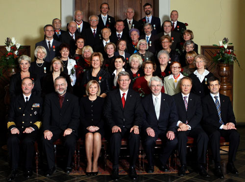 APBALVOTIE.JPG (52861 bytes)