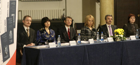 01.JPG (26369 bytes)