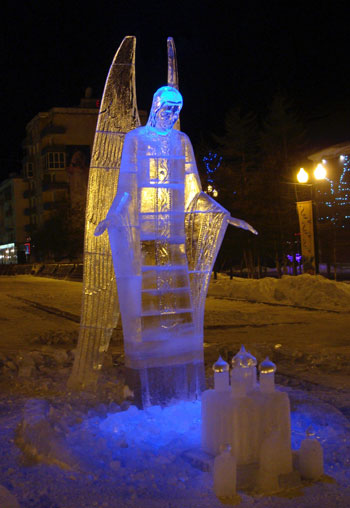 01.JPG (41364 bytes)