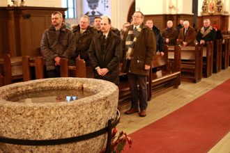 06.JPG (25788 bytes)